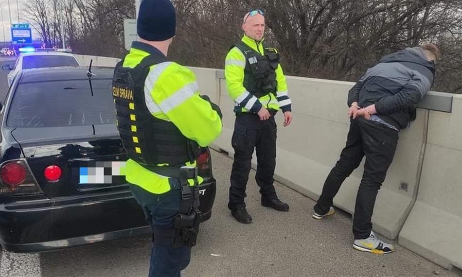 Zásah celníků na dálnici D10